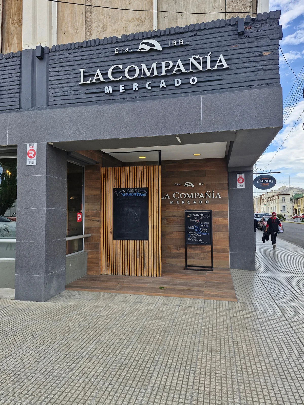 La Compañía